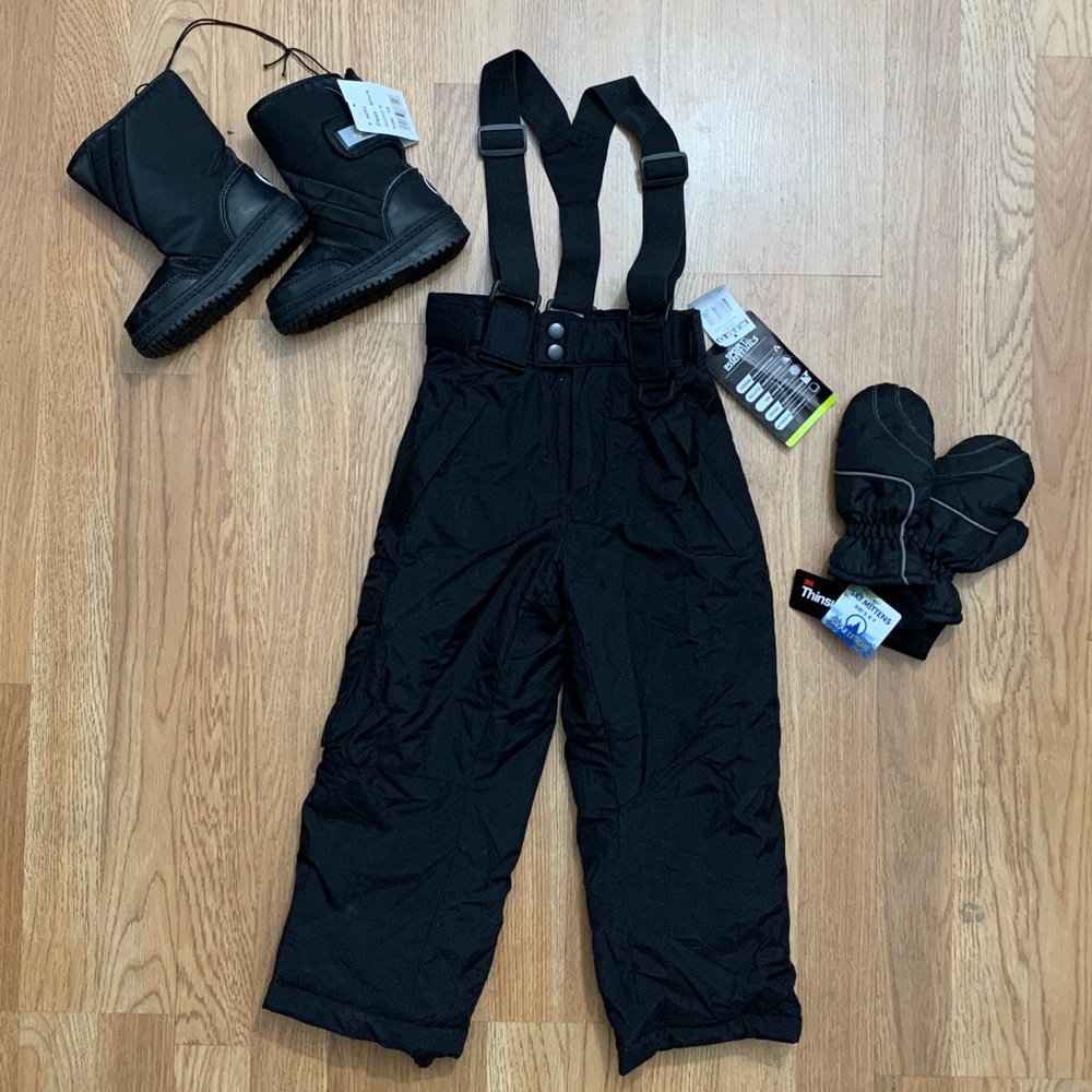 SOLD- NEW TODDLER SNOW GEAR ❄️